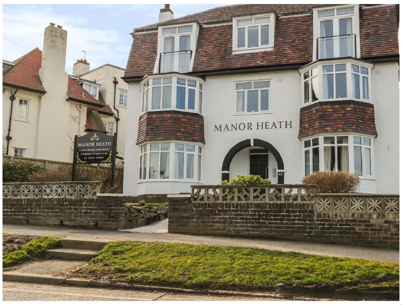 Click here for more about Manor Heath Apartment 4