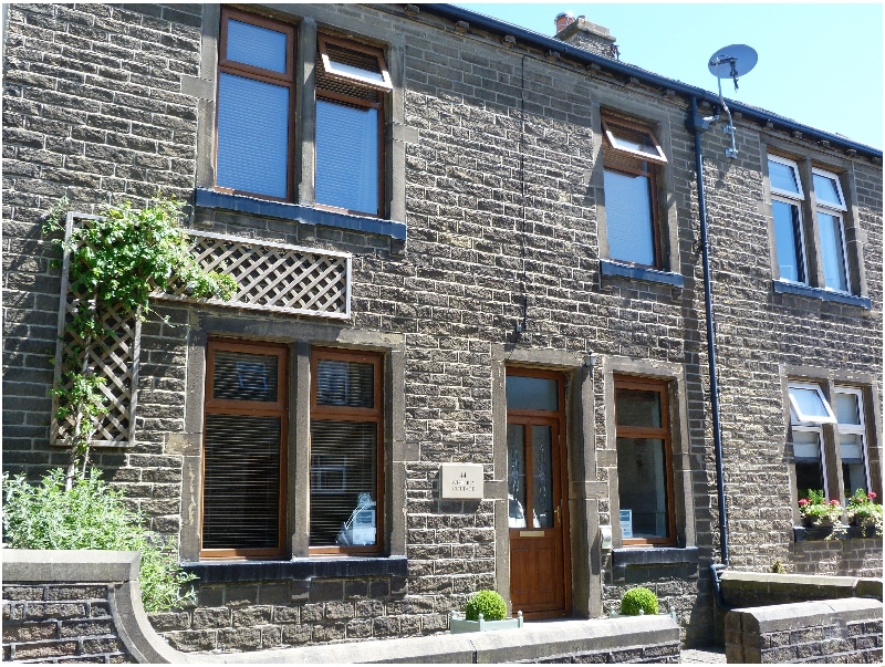 Click here for more about Wisteria Cottage